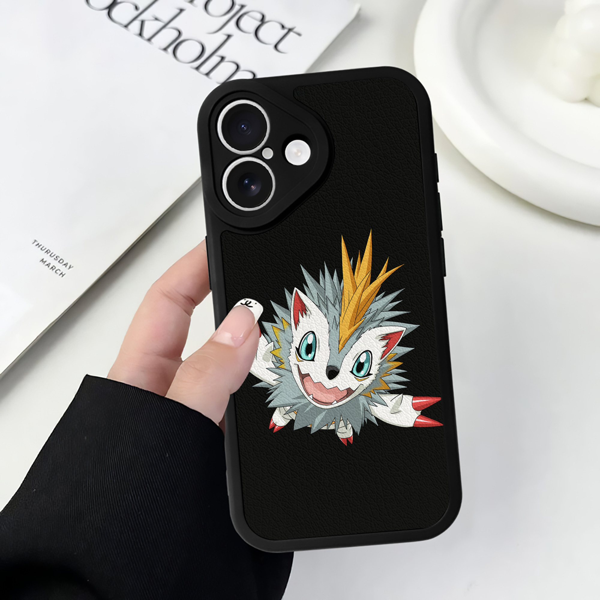 （画像用） Digimon デジタルモンスター/デジモン 【iPhone 16シリーズ対応】シリコンスマホケース（レザー調） 材質：シリコン